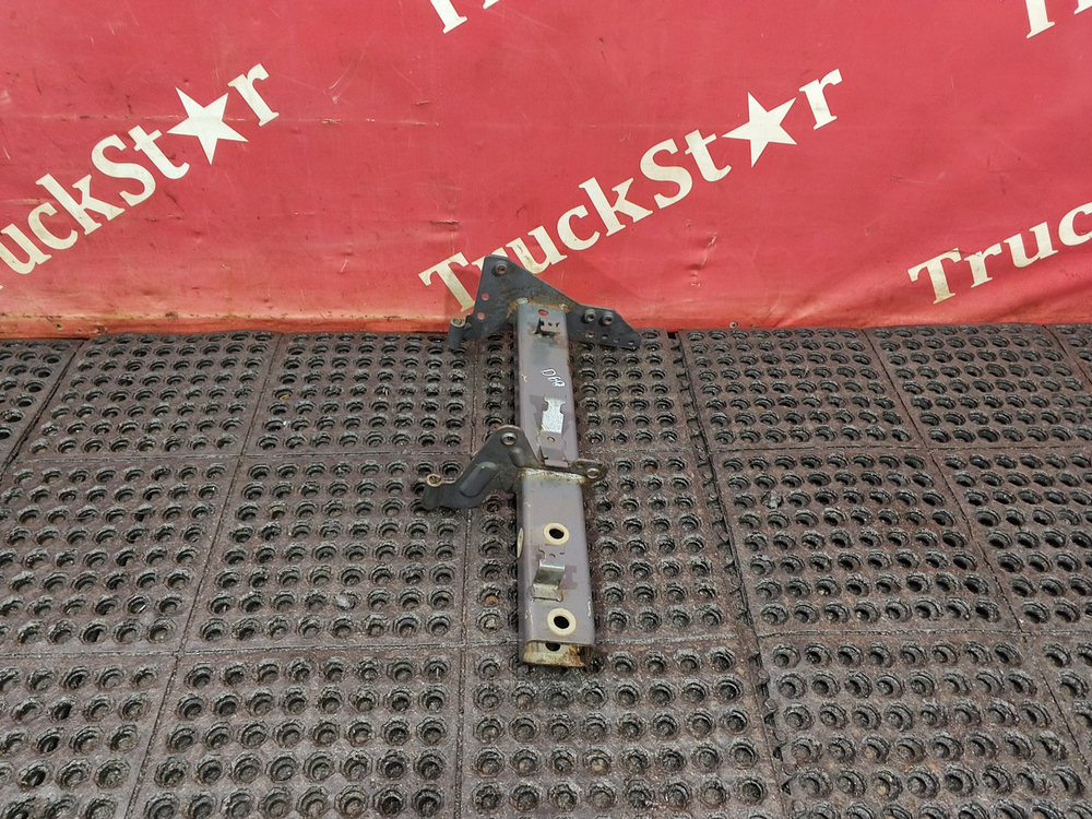 Кронштейн крыла передний левый 2021г.