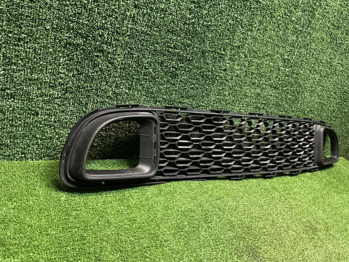 Решетка переднего бампера Mini Hatch R56 (10-13)