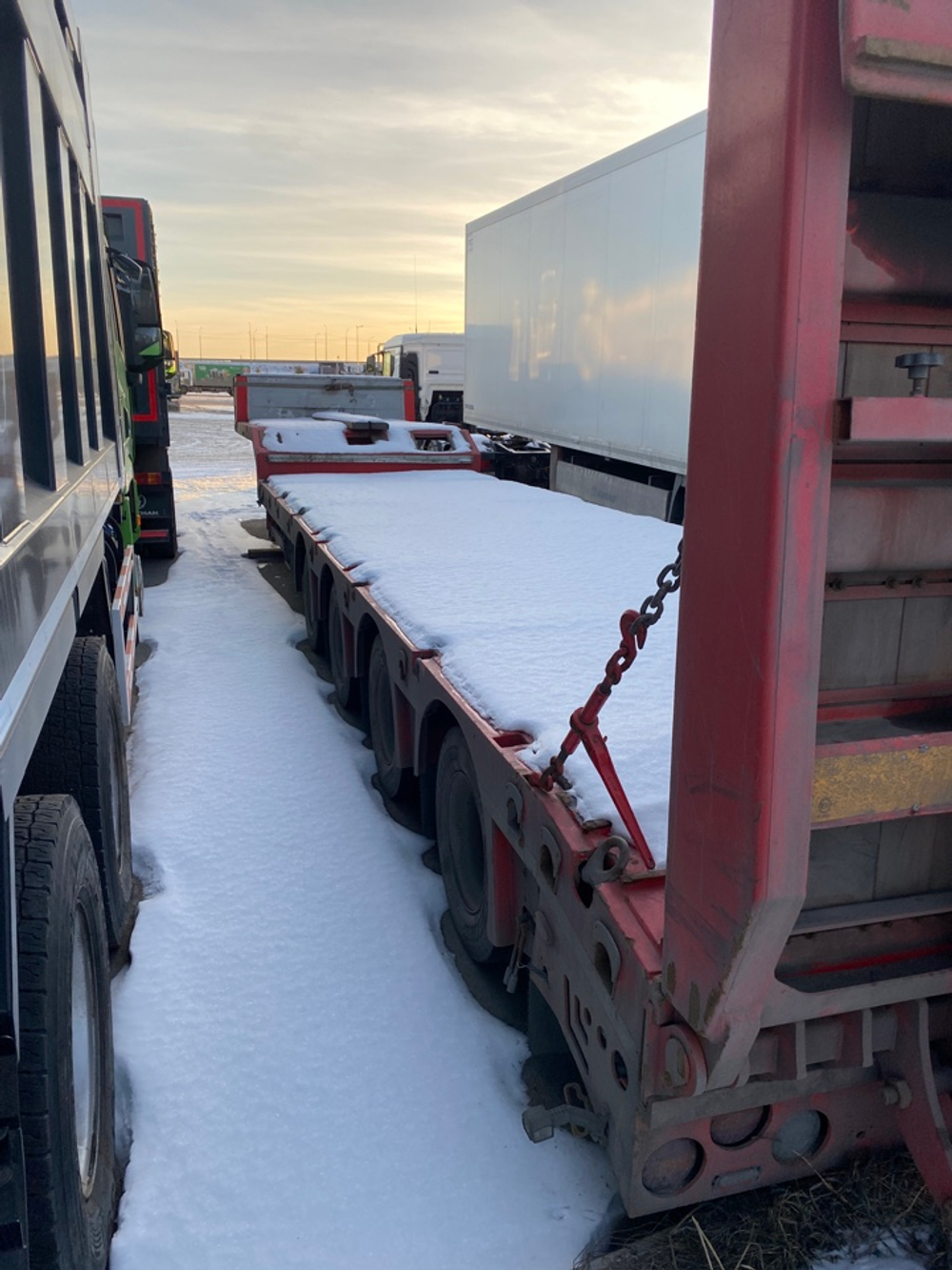 TIRKON TREYLER LWB4A Полуприцеп тяжеловоз 4 оси LWB4A (Раздвижной)