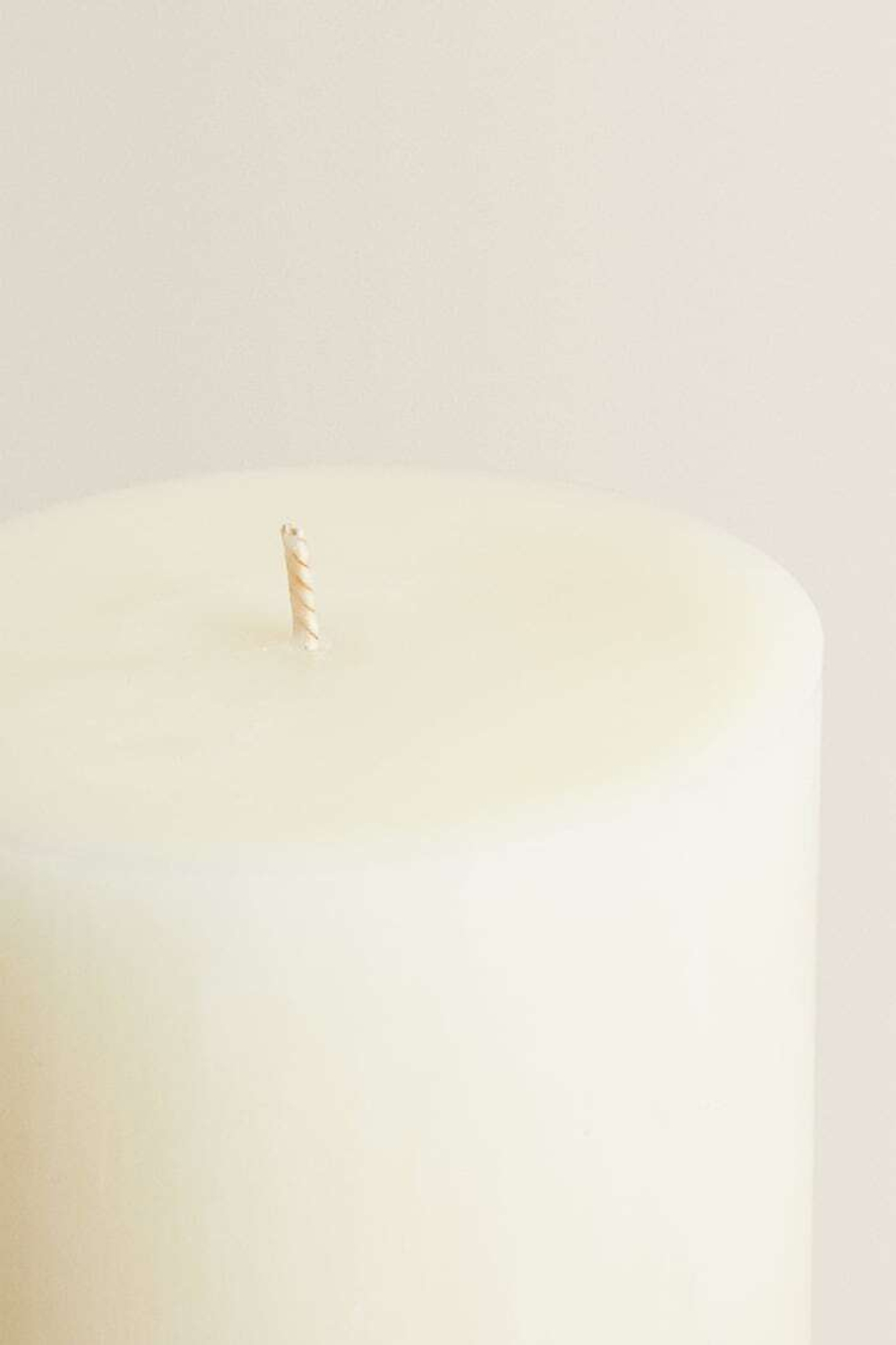 ZARA HOME ДЛИННАЯ ЦИЛИНДРИЧЕСКАЯ СВЕЧА, БЕЛЫЙ