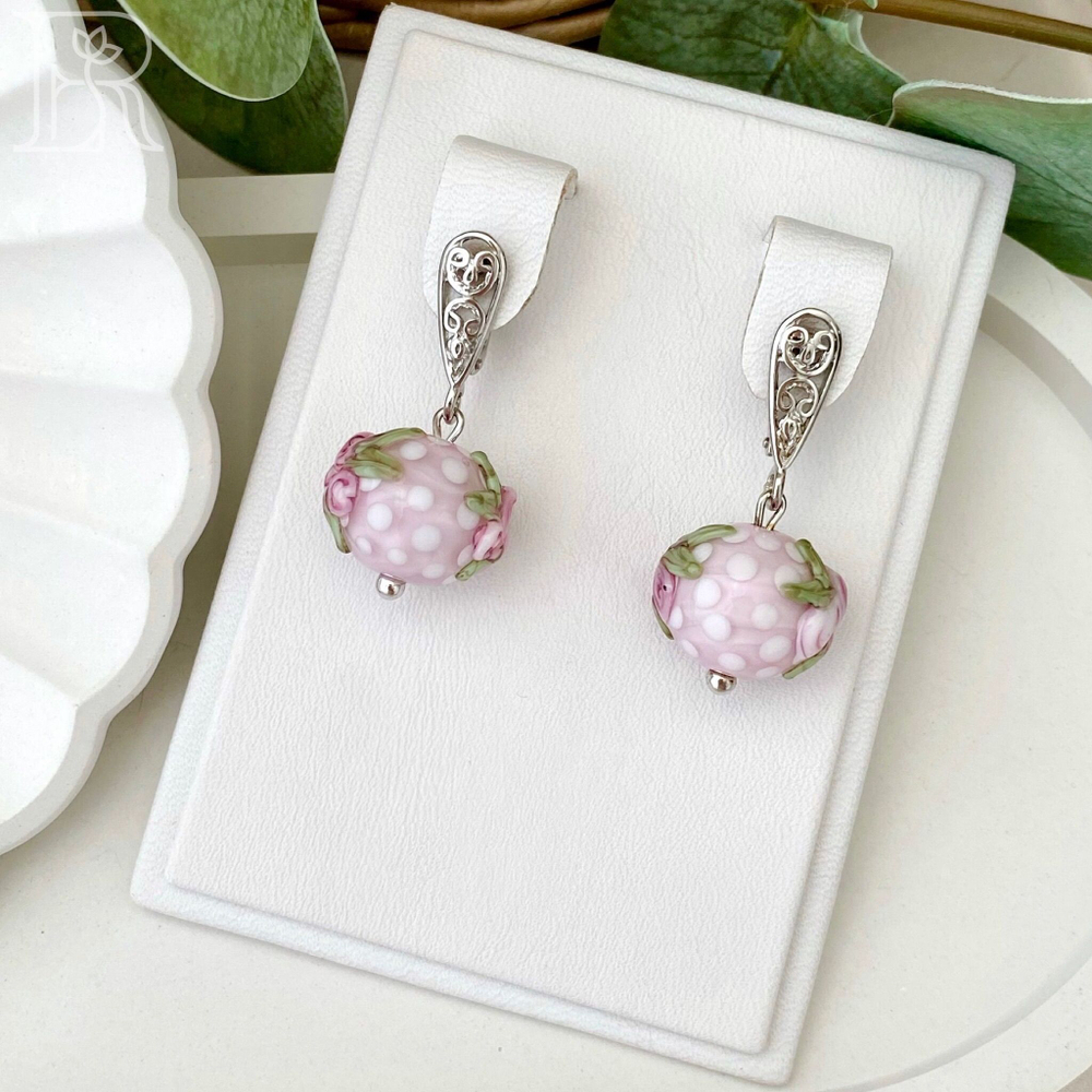 LEFIREL' Серьги серебряные женские "Шебби" с бусинами из муранского стекла / ювелирные украшения из родированного серебра 925