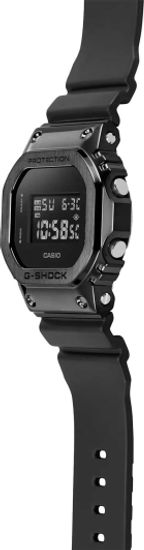 Наручные часы Casio GM-5600UB-1D