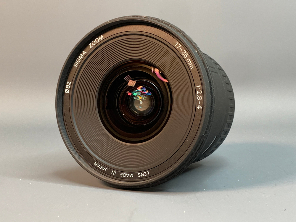 Sigma 17-35mm D 2.8-4 DG HSM Nikon F внутри пыль