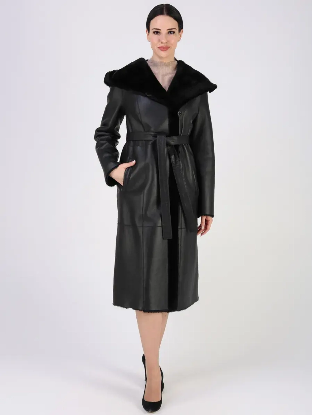 Дубленка зимняя натуральная с капюшоном