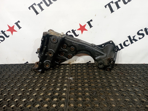 Кронштейн переднего бампера левый