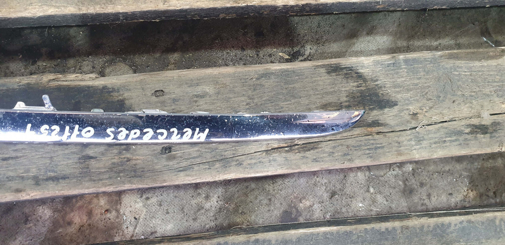 Молдинг решетки радиатора Mercedes V-Class W447 14-нв Б/У Оригинал A4478881000