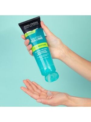 John Frieda Luxurious Volume CORE RESTORE Прозрачный кондиционер с протеином 250 мл