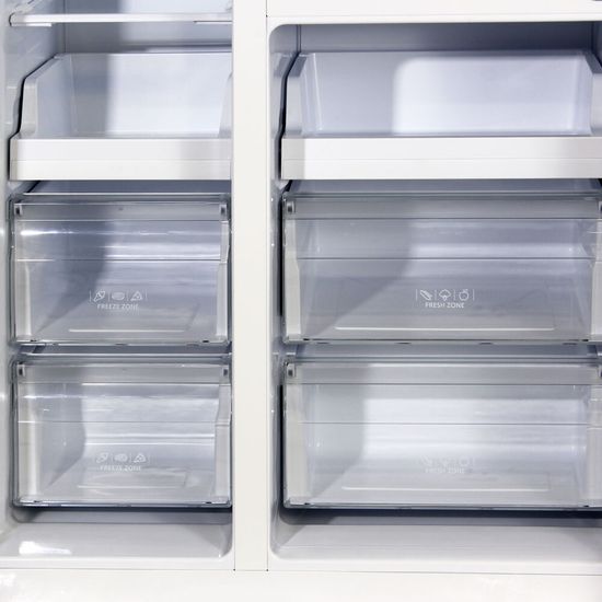 Холодильник Ginzzu NFK-610 Black glass