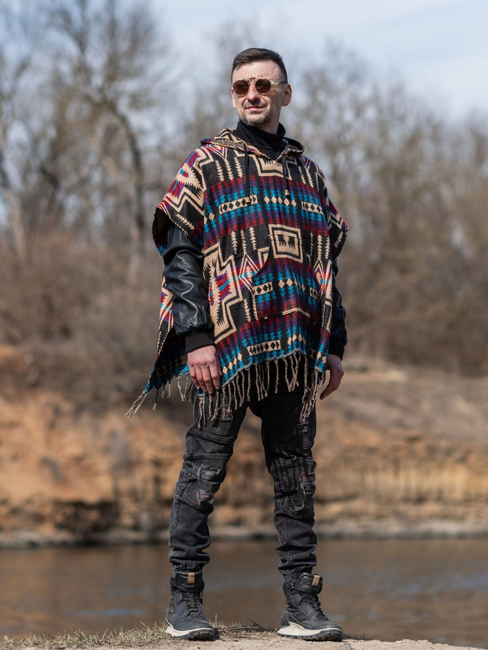 Пончо шерстяное с орнаментом