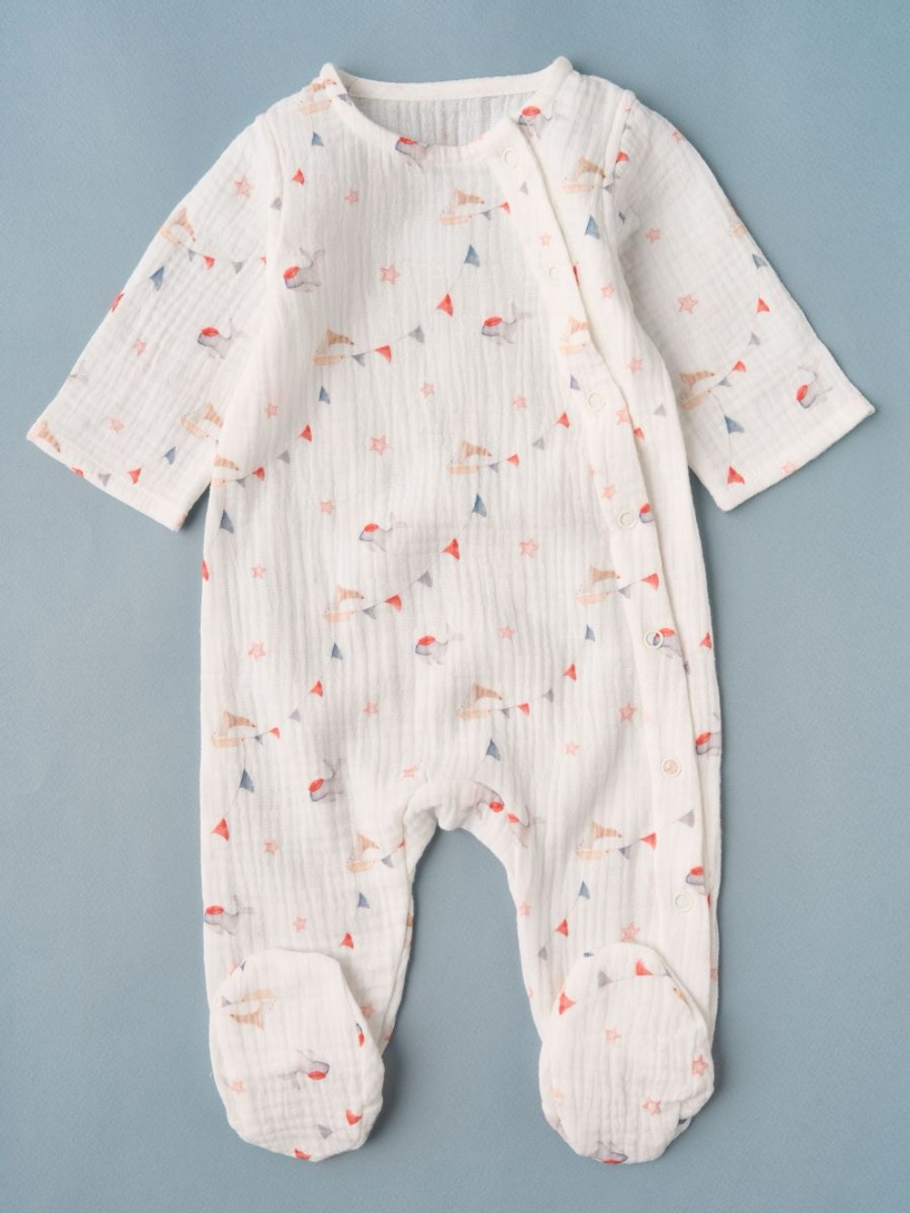 Комбинезон и чепчик "Флажки, киты, кораблики", Крем