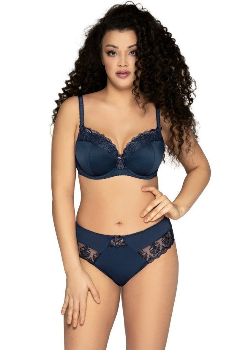 Бюстгальтер plus size с эффектной вышивкой на чашках (Размер: 75K) (Цвет: черный)