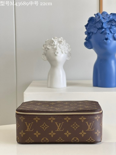 Louis Vuitton Packing Cube MM