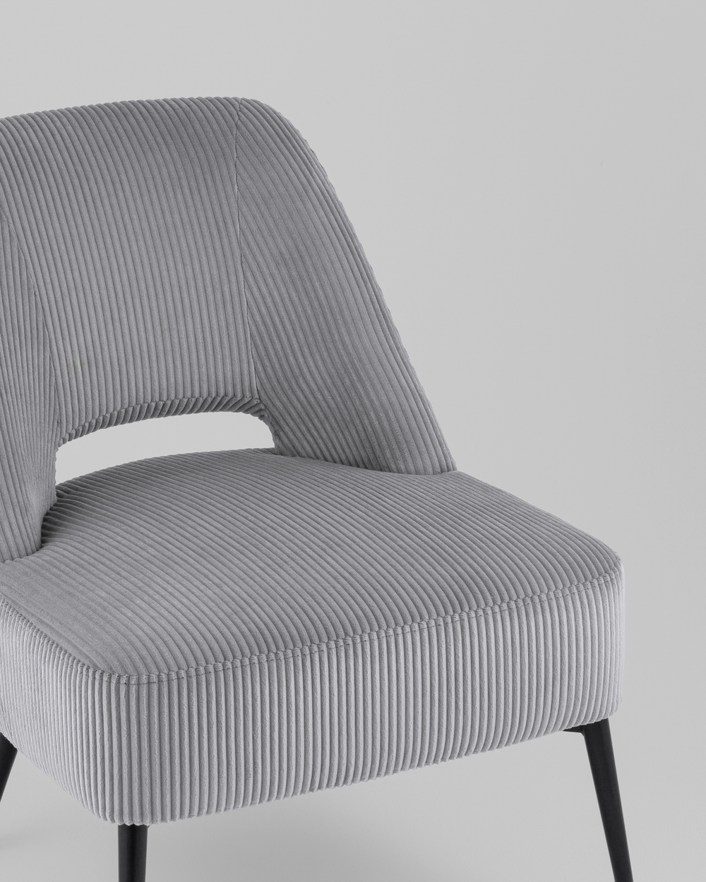 Кресло лаунж Бостон велюр рельефный светло-серый