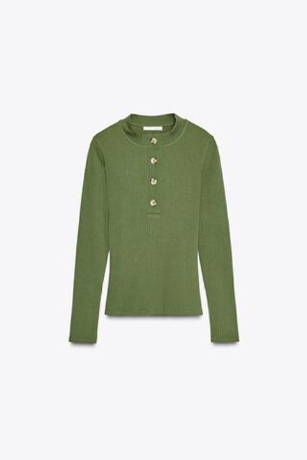 ZARA ФУТБОЛКА ИЗ РИФЛЕНОГО ТРИКОТАЖА С ПУГОВИЦАМИ, ЗЕЛЕНЫЙ/ЭКРЮ