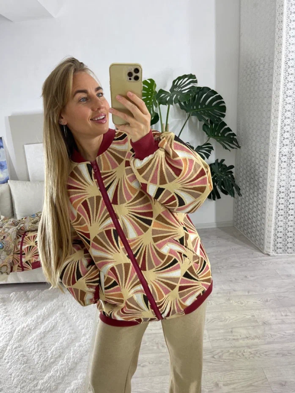 Куртка-бомбер (цвет бежево-винный)