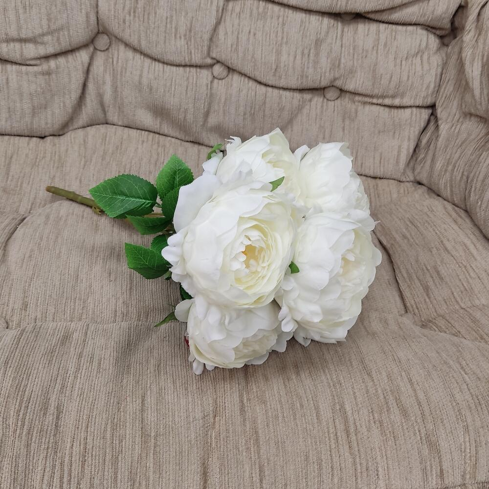 Букет искусственных белых пионов