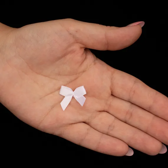 Бантик белый, Азия