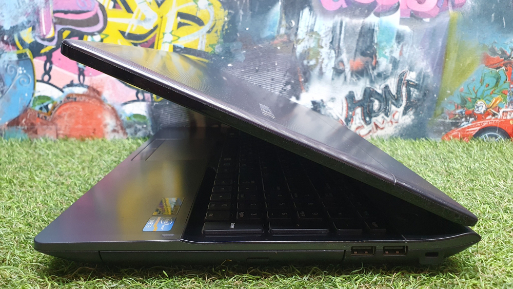 Ноутбук Samsung i3/4Gb