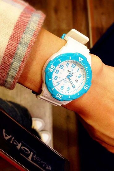 Наручные часы Casio Collection LRW-200H-2BVEF