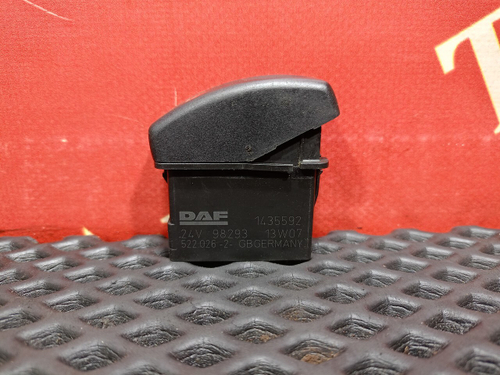 Кнопка освещения за кабиной