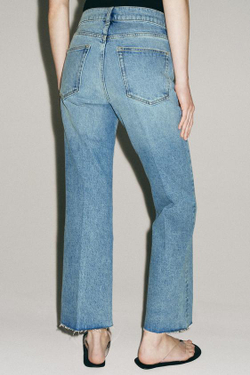 ZARA УКОРОЧЕННЫЕ ДЖИНСЫ-КЛЕШ СО СРЕДНЕЙ ПОСАДКОЙ — ZW COLLECTION, ЛИНЯЛЫЙ СИНИЙ