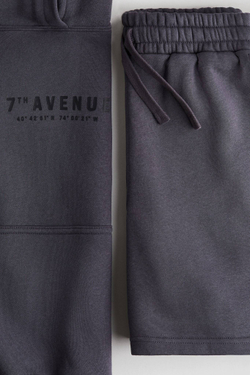 H&M Комплект из толстовки с капюшоном и шорт с принтом, темно-серый