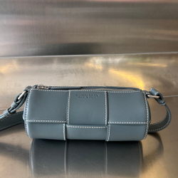 Bottega Veneta Small Canette 21 cm