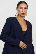 Жакет двубортный без воротника