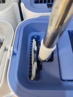 Набор для уборки (Швабра для мытья полов с телескопической ручкой, насадка из микрофибры, ведро с отжимом)