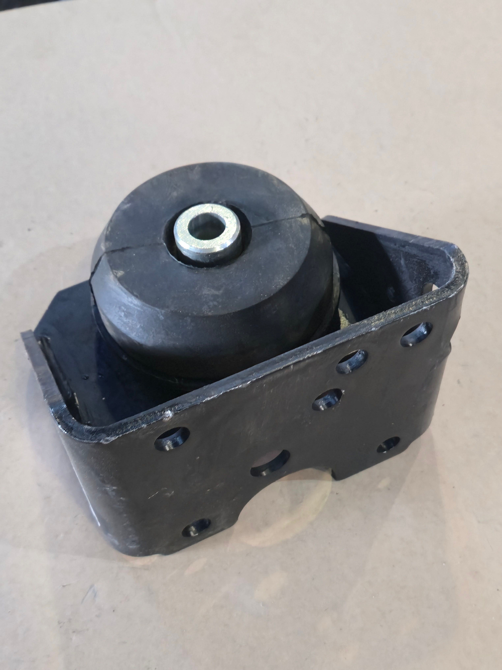 Опора двигателя МАЗ правая (ЯМЗ-650) оао маз