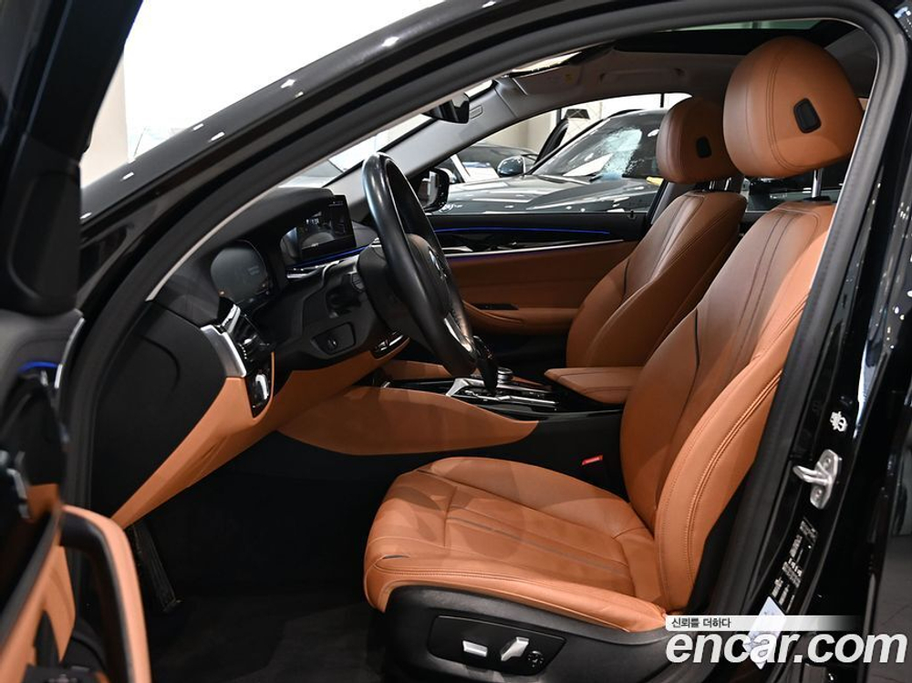 BMW 5 Series (G30) 520i Luxury (02.2020)