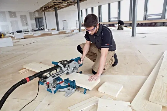 Торцовочная пила с протяжкой BOSCH GCM 8 SJL, 1600 Вт