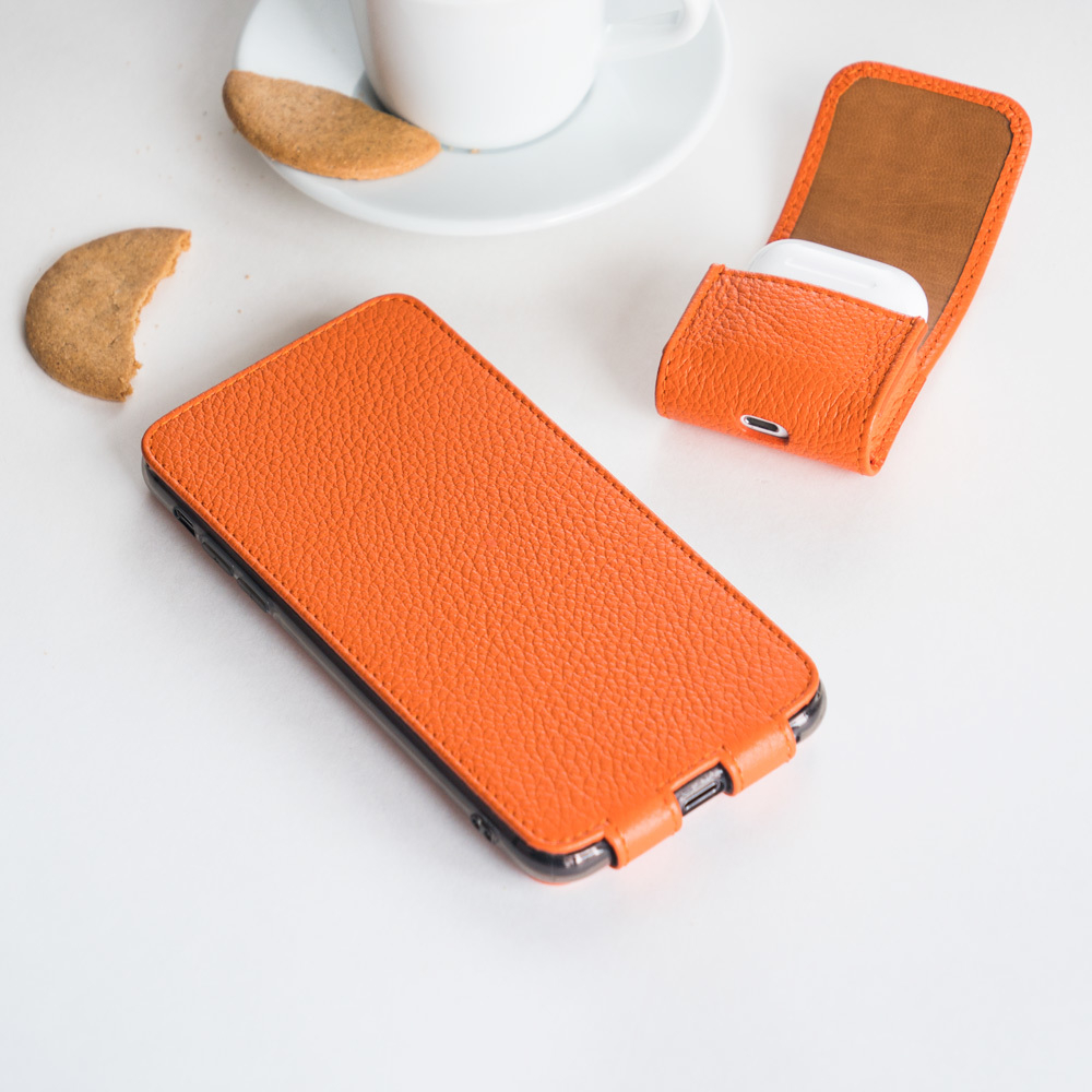 Чехол кожаный для iPhone X/XS оранжевого цвета