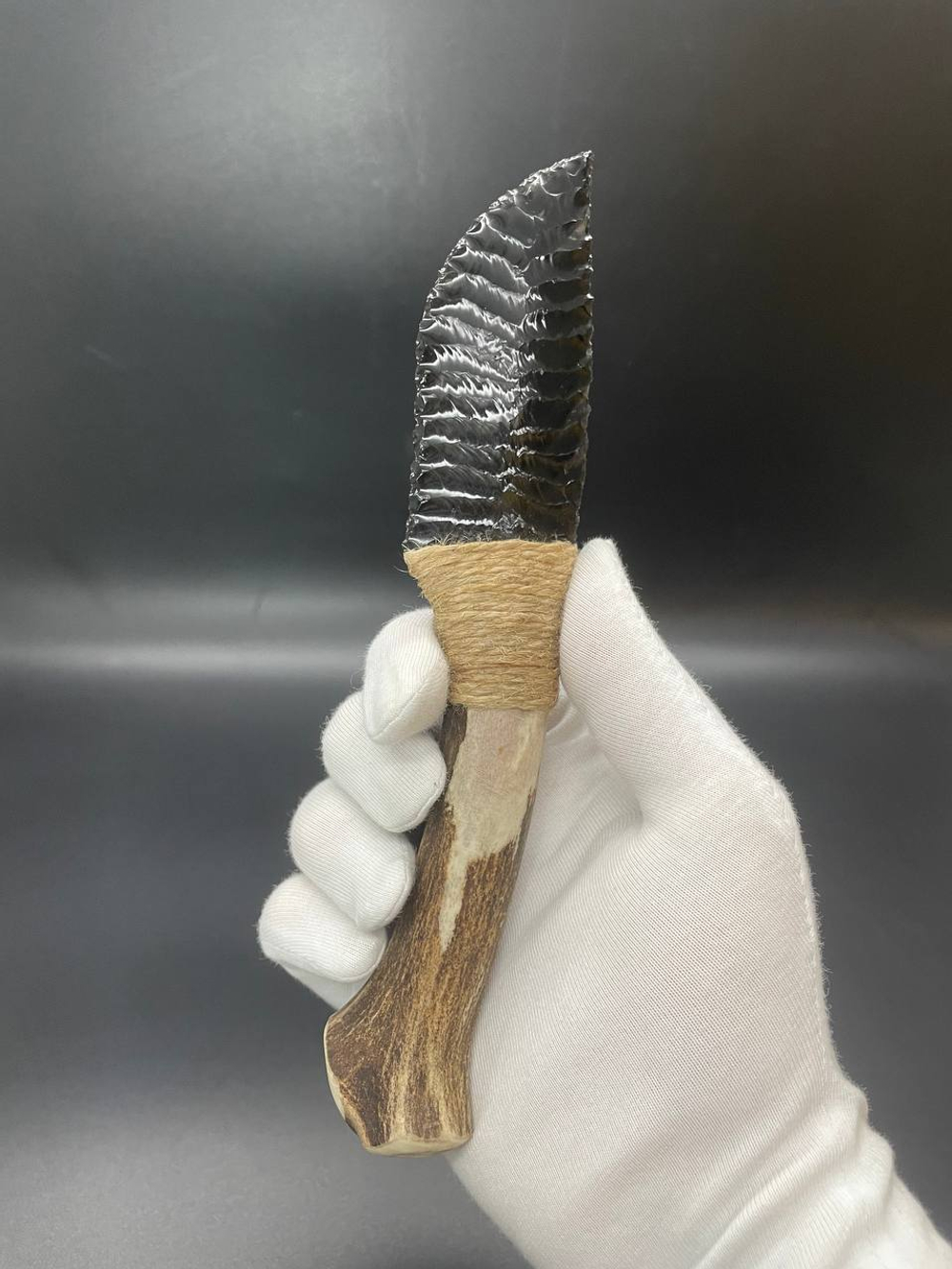 Обсидиановый нож с рукоятью из рога оленя 18 см