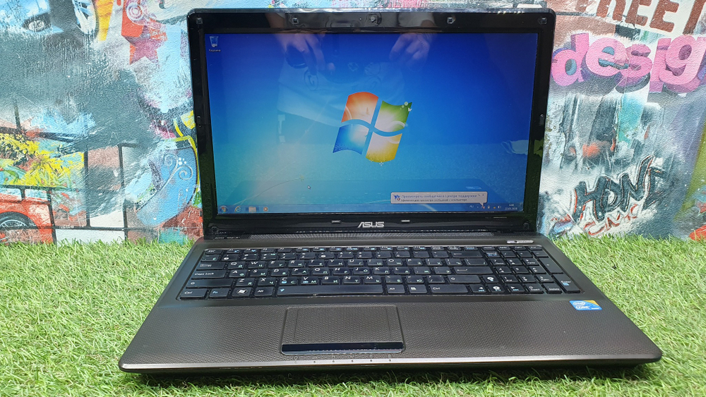 Ноутбук Asus i3/3 Gb