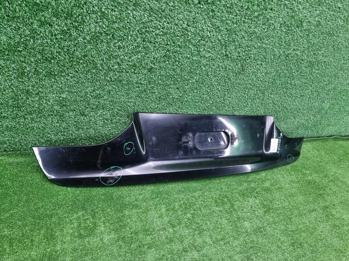 Накладка крышки багажника BMW 7er G11 (2015-2022)