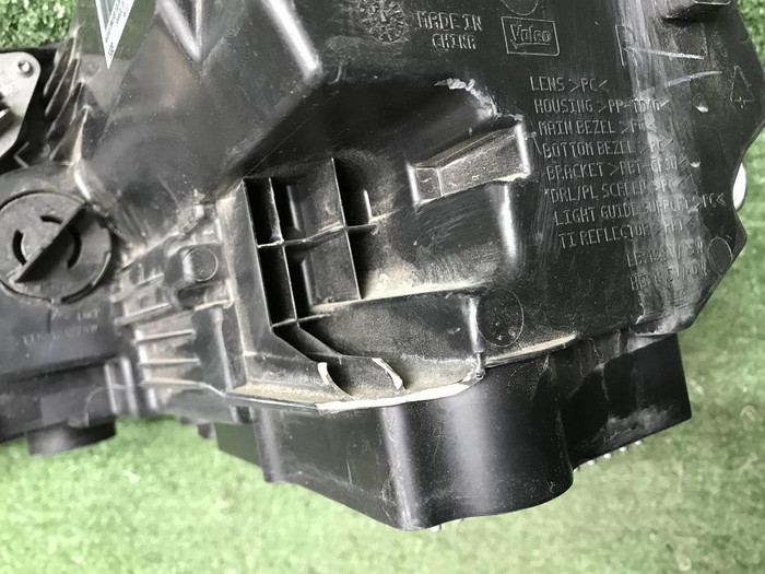 Фара правая Geely Atlas 1 (2016-2022) LED