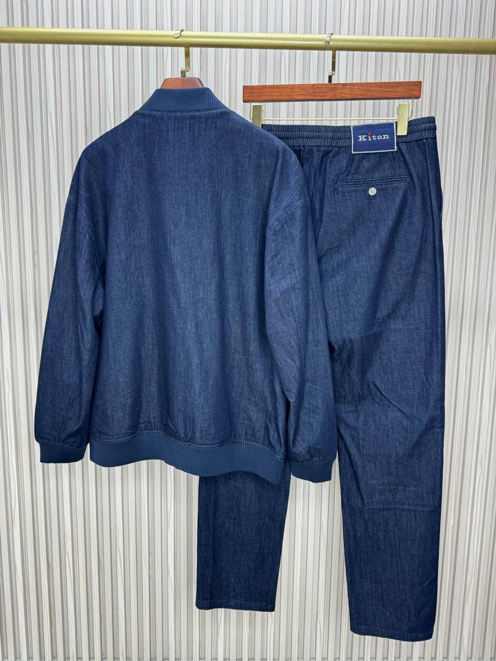 Джинсовый костюм Kiton