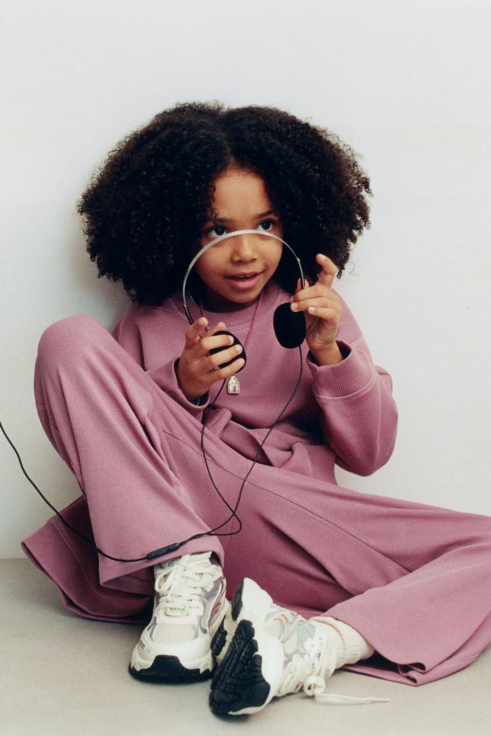 ZARA БРЮКИ WIDE LEG ИЗ МЯГКОЙ ТКАНИ С РЕЛЬЕФНОЙ НАДПИСЬЮ, ТЕМНО-РОЗОВЫЙ