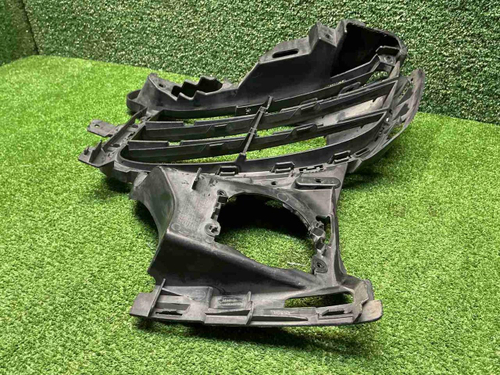 Решетка перед. бампера Porsche Cayenne 958 (14-18)