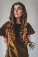 Платье с запахом на спине и рукавами-фонариками из бархата,"Оливки в мартини"