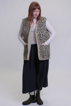 Леопардовый жилет с мехом