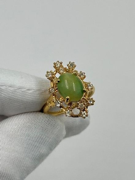 Кольцо с зелёным кабошоном