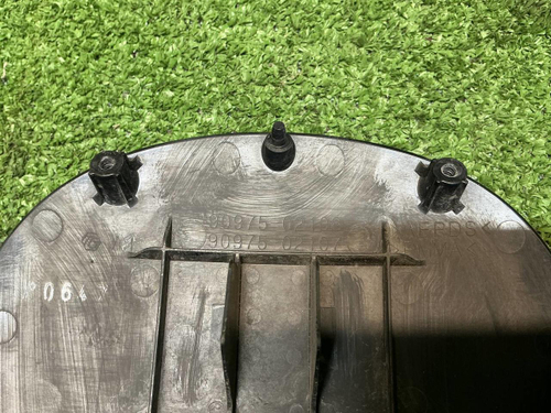 Эмблема решетки радиатора Lexus RX 4 (2019-2022)