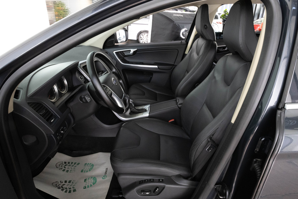 Volvo XC60, 2012 год