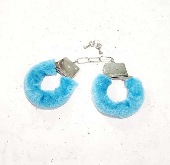 Наручники меховые, голубые