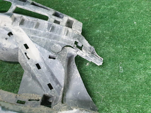 Кронштейн переднего бампера правый BMW 8er G14 G15 G16 (2018-2022) M-paket