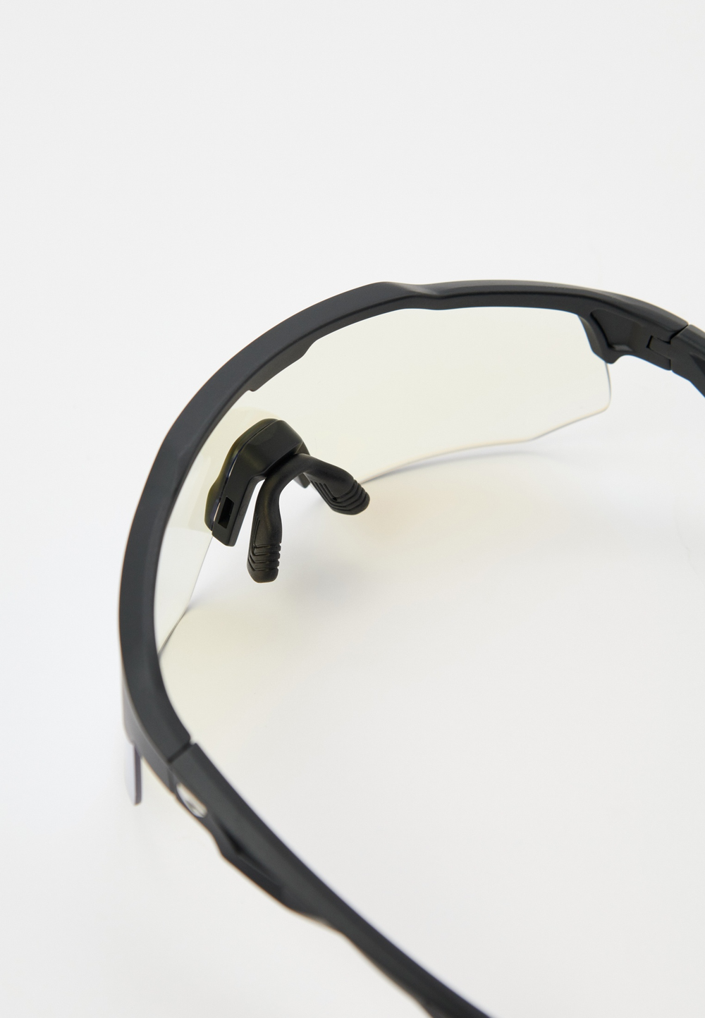 Спортивные очки GOG Loki / Matt Black / Photochromic White-Blue Lens