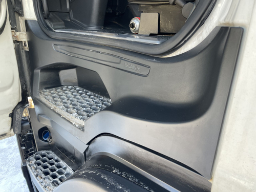 Корпус подножки левый 2020г