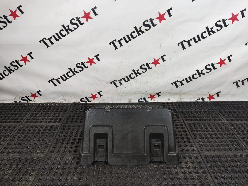 Крышка ящика АКБ 2020г.